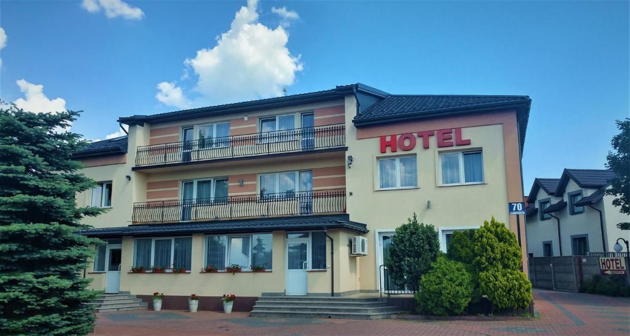 Отель Hotel E7 Радом-19